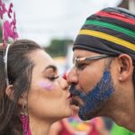 beijar no carnaval