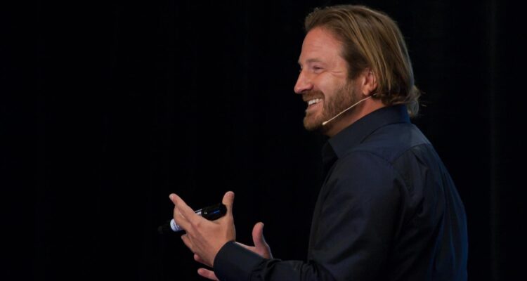 Como Não Ser Engolido Pela IA (Ou Pelo Menos Adiar o Jantar)