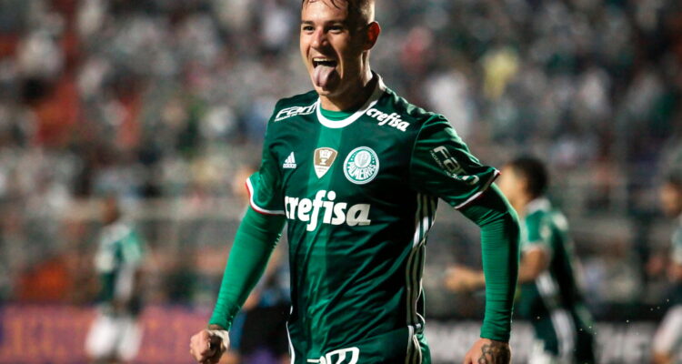 roger guedes vai jogar no palmeiras em 2025